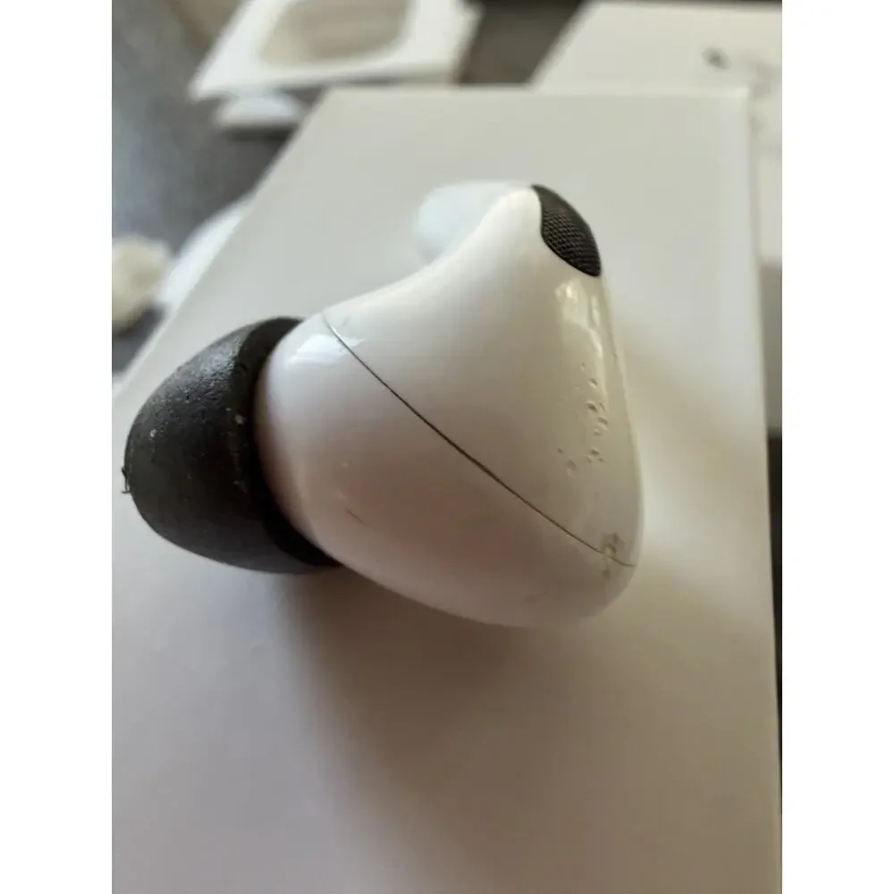 Apple AirPods Pro 1st Generation For Repair (Static) 2 Earbuds & Charging Case